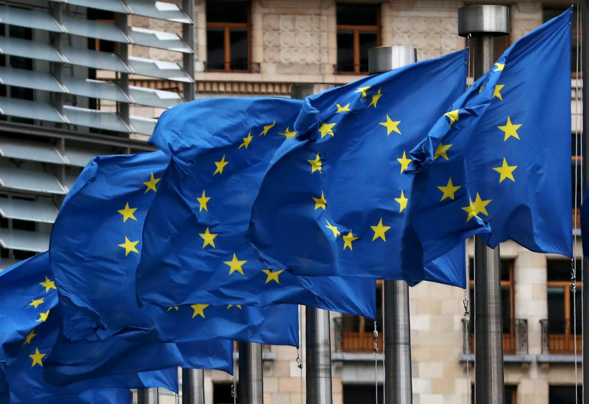 Slovenija bi sicer končno različico Evropski komisiji morala poslati do konca leta, vendar pa to najbrž ne bo izvedljivo. Javna razprava o okoljskih vplivih naj bi se namreč začela decembra in končala januarja. Foto: Reuters Slovenija bi sicer končno različico Evropski komisiji morala poslati do konca leta, vendar pa to najbrž ne bo izvedljivo. Javna razprava o okoljskih vplivih naj bi se namreč začela decembra in končala januarja. Foto: Reuters