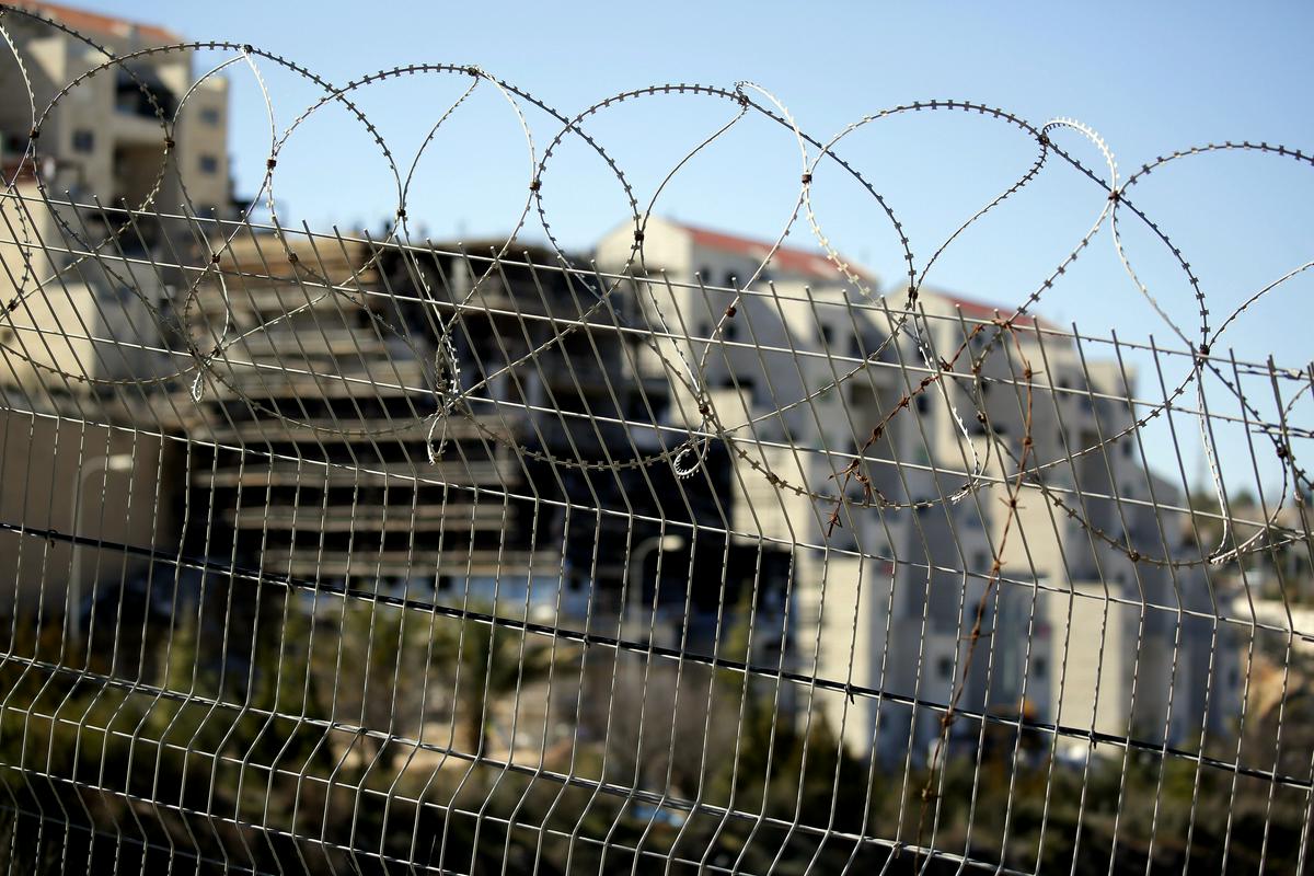 Izraelske naselbine na zasedenem palestinskem ozemlju predstavljajo kršitev mednarodnega prava in vojni zločin po definiciji Mednarodnega kazenskega sodišča. Foto: EPA Izraelske naselbine na zasedenem palestinskem ozemlju predstavljajo kršitev mednarodnega prava in vojni zločin po definiciji Mednarodnega kazenskega sodišča. Foto: EPA
