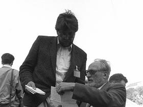 Majniška deklaracija je bila politična izjava, ki so jo oblikovale prve slovenske opozicijske politične stranke leta 1989 in z njo zahtevale suvereno državo slovenskega naroda. Na množičnem protestnem zborovanju zaradi aretacije Janeza Janše, Davida Tasiča, Francija Zavrla in Ivana Borštnerja na Kongresnem trgu v Ljubljani. 8. maja 1989 jo je prebral Tone Pavček. Zborovanje je bilo poimenovano odprta seja predsedstva RK ZSMŠ, ker so ga oblasti prepovedale. Deklaracija je bila objavljena v dnevnem časopisju, v Delu 10. maja 1989. Foto: BoBo
