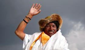 Šerpa Kami dosegel rekord: na vrhu Everesta stal 23-krat