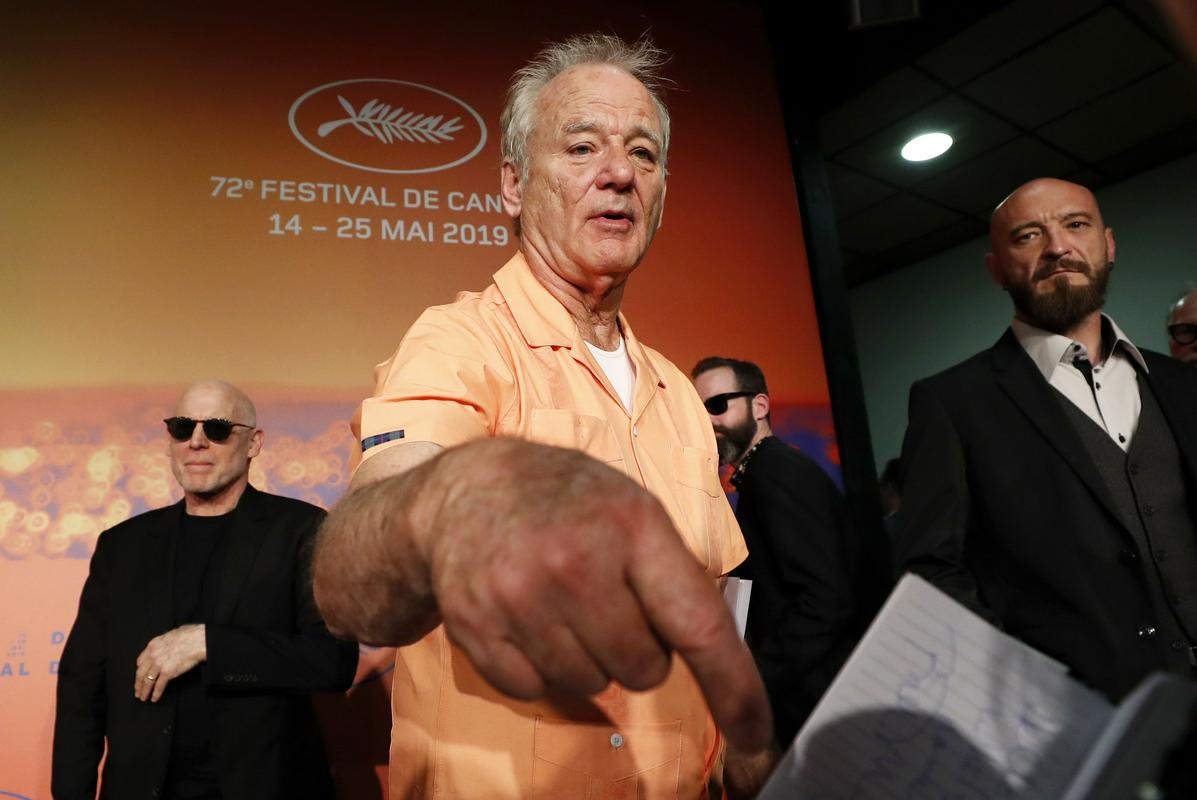 Novi film iz franšize Izganjalci duhov v kinematografe prihaja leta 2020, ni pa še znano, ali se v igralsko zasedbo vrača kateri izmed še živečih članov prvotne posadke. Dan Aykroyd, ki je bil tudi soscenarist izvirnika, je že dalj časa skušal doseči snemanje novega filma, a po trenutno znanih podatkih je projekt režiserja Ivana Reitmana popolnoma ločen od njegovega. Foto: Reuters Novi film iz franšize Izganjalci duhov v kinematografe prihaja leta 2020, ni pa še znano, ali se v igralsko zasedbo vrača kateri izmed še živečih članov prvotne posadke. Dan Aykroyd, ki je bil tudi soscenarist izvirnika, je že dalj časa skušal doseči snemanje novega filma, a po trenutno znanih podatkih je projekt režiserja Ivana Reitmana popolnoma ločen od njegovega. Foto: Reuters