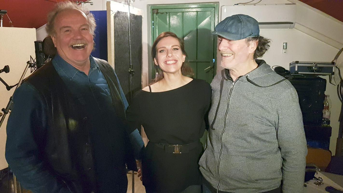 Brata Boris in Branko Krmac, med njima pa Brankova hči Nina.