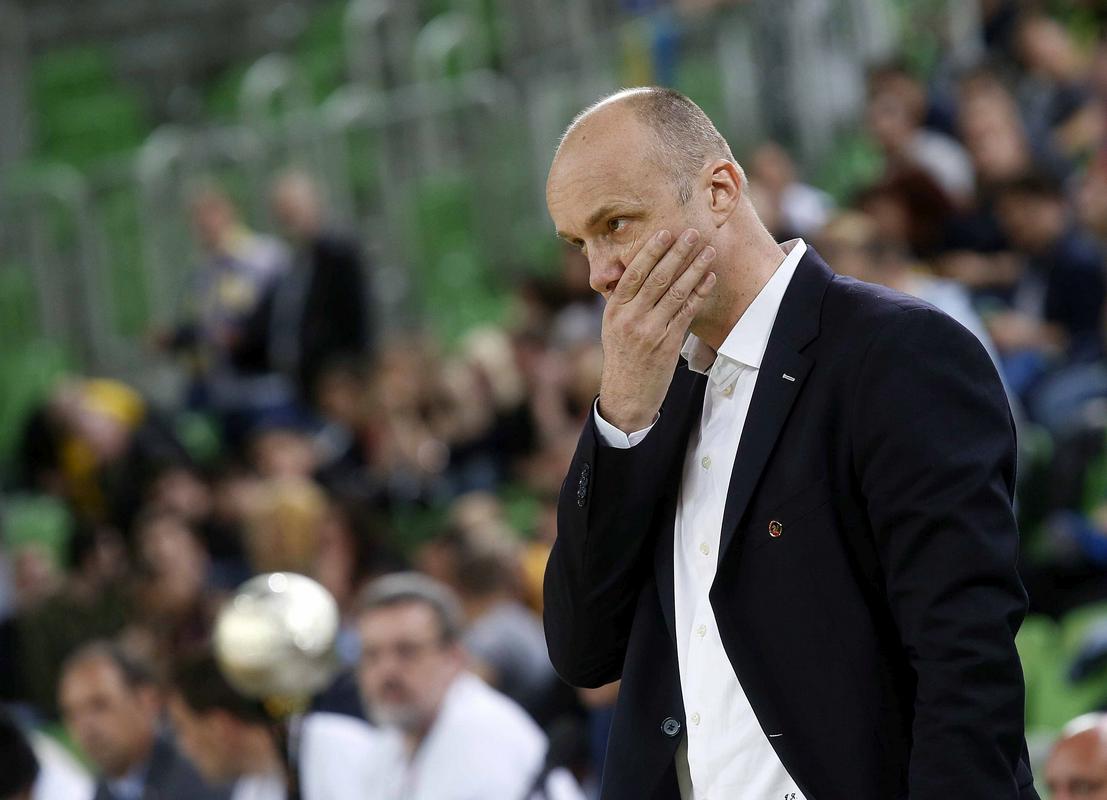 Zaskrbljeni Jure Zdovc. Foto: BoBo Zaskrbljeni Jure Zdovc. Foto: BoBo