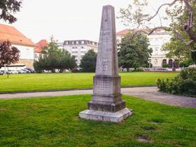 Kateri je najstarejši slovenski javni spomenik v Mariboru ?
