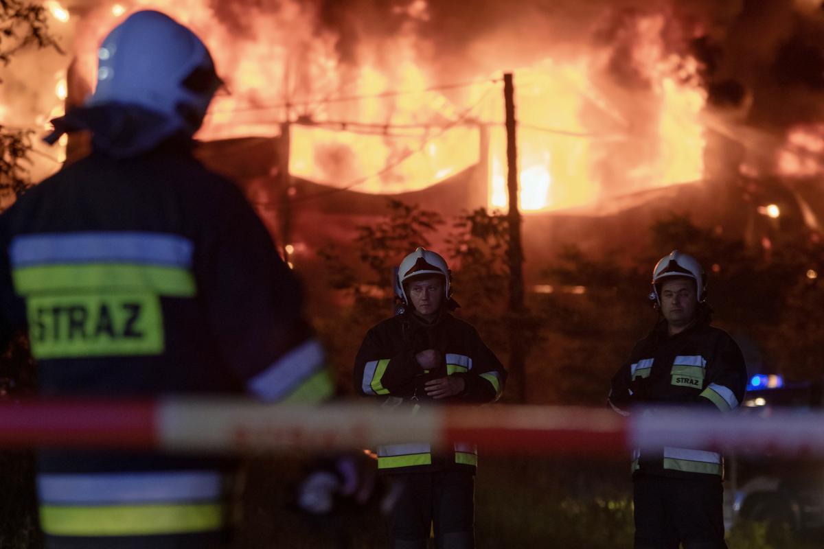 S požarom pri mestu Zgierz se je maja lani borilo več kot 250 gasilcev. Foto: EPA S požarom pri mestu Zgierz se je maja lani borilo več kot 250 gasilcev. Foto: EPA