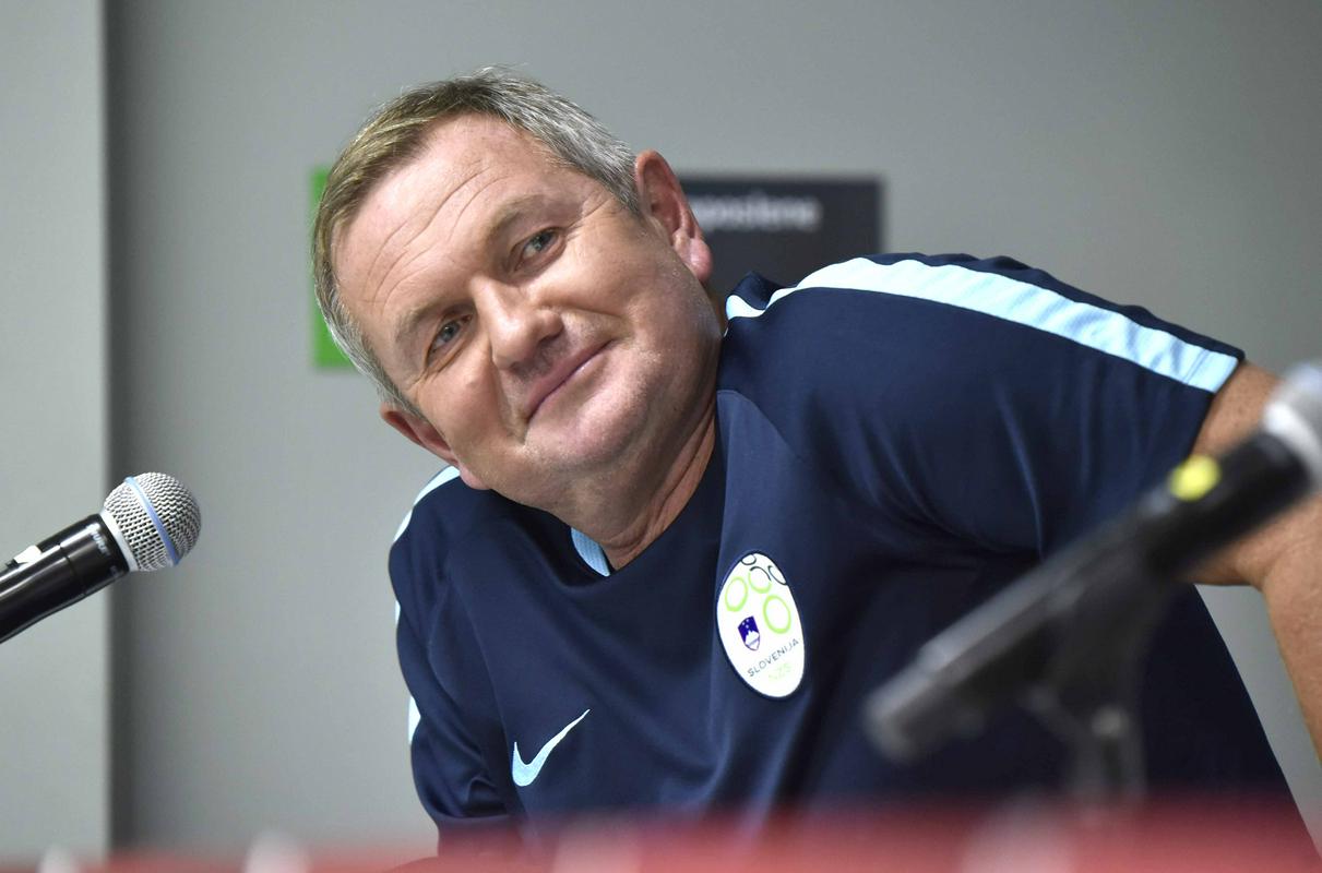 Bo Matjaž Kek dobre volje tudi po oktobrskih tekmah? Z 11 točkami je Slovenija druga, a v igri za Euro 2020 je v skupini G še kar pet reprezentanc. Foto: BoBo Bo Matjaž Kek dobre volje tudi po oktobrskih tekmah? Z 11 točkami je Slovenija druga, a v igri za Euro 2020 je v skupini G še kar pet reprezentanc. Foto: BoBo