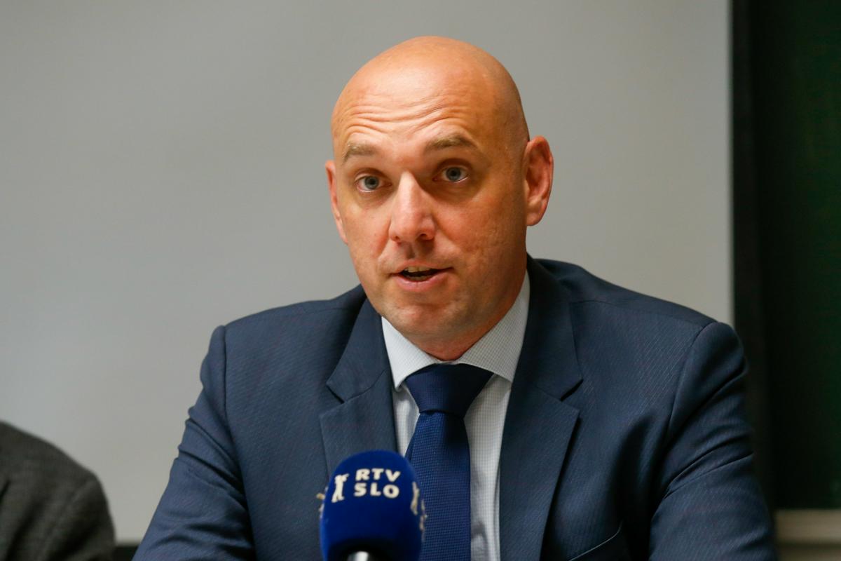 Okoljski minister Simon Zajc je dejal, da so podnebne spremembe Okoljski minister Simon Zajc je dejal, da so podnebne spremembe