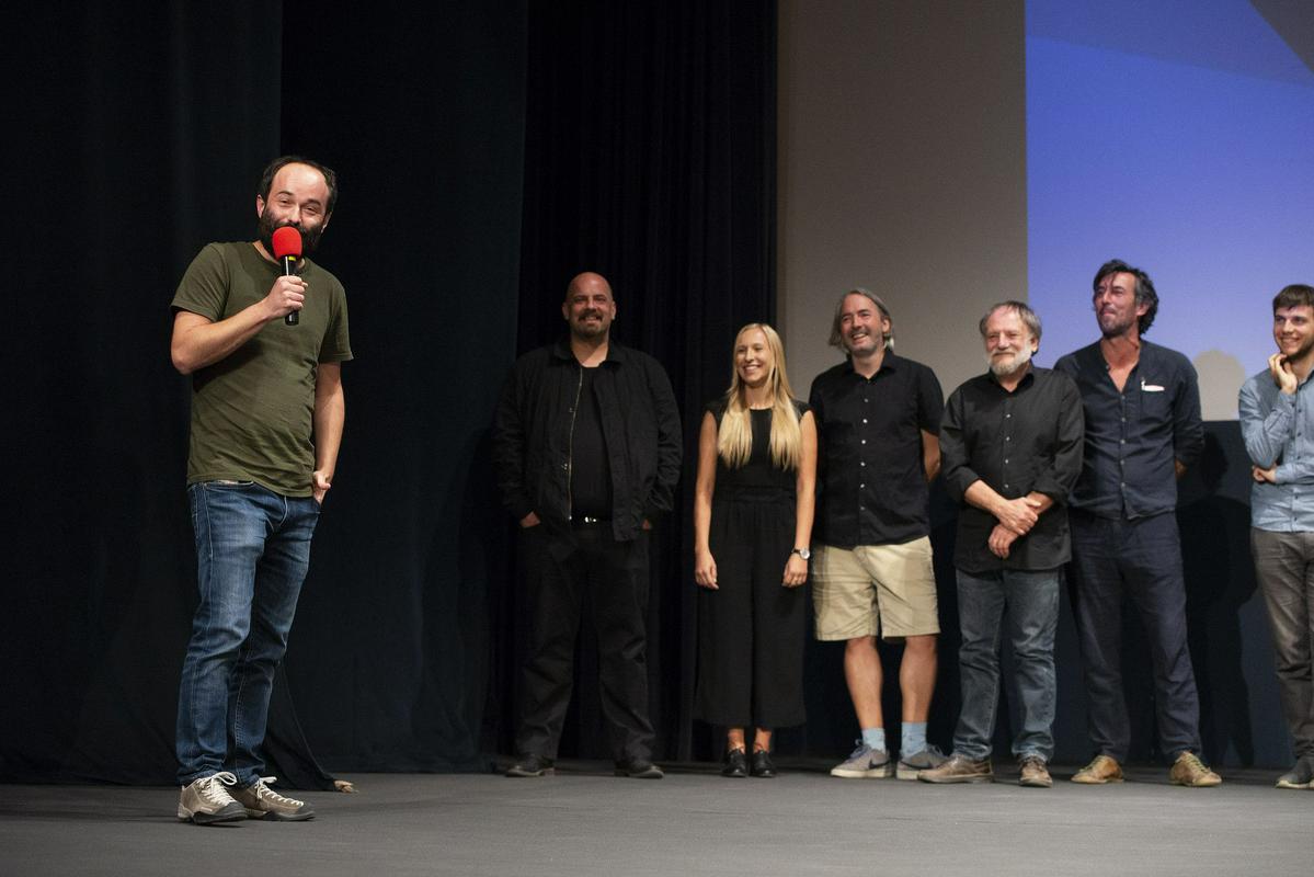 Matjaž Ivanišin z delom ekipe filma Oroslan po premierni portoroški projekciji. Foto: Festival slovenskega filma/Katja Goljat, Matjaž Rušt Matjaž Ivanišin z delom ekipe filma Oroslan po premierni portoroški projekciji. Foto: Festival slovenskega filma/Katja Goljat, Matjaž Rušt