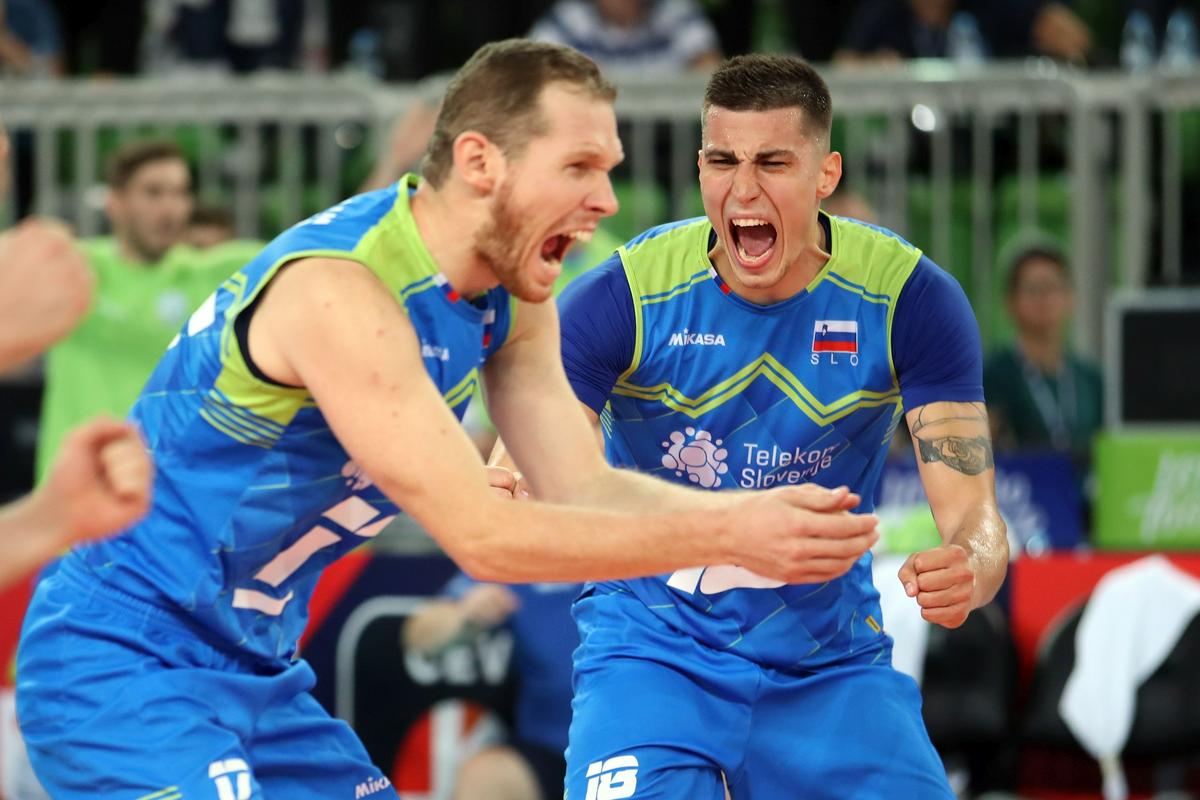 Urnat, Klemen Čebulj in soigralci so na domačem evropskem prvenstvu lani septembra spisali pravljico, saj so osvojili srebrno medaljo. Foto: www.alesfevzer.com Urnat, Klemen Čebulj in soigralci so na domačem evropskem prvenstvu lani septembra spisali pravljico, saj so osvojili srebrno medaljo. Foto: www.alesfevzer.com