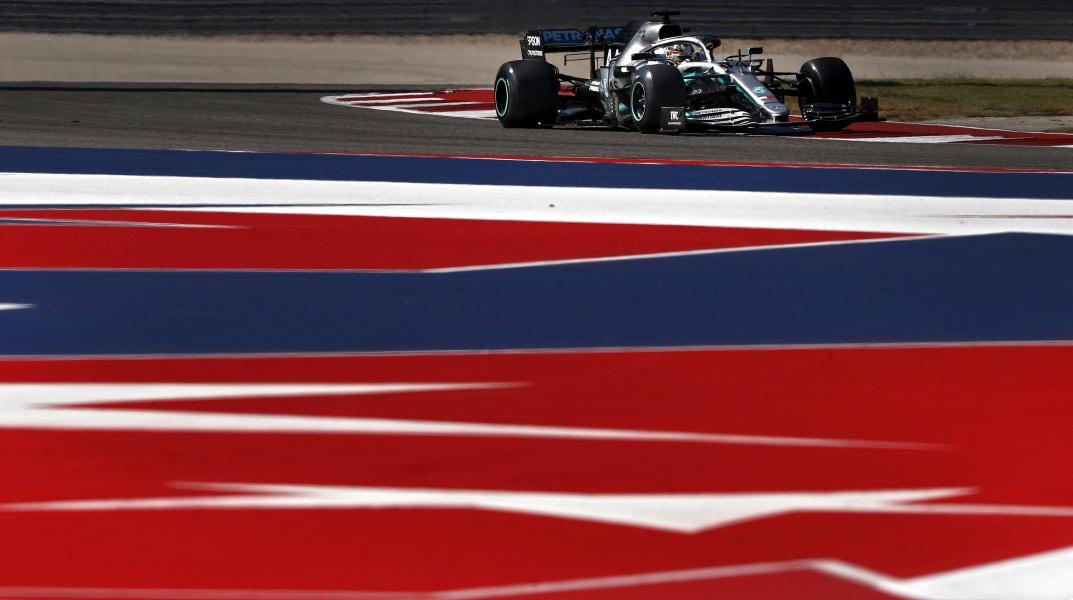 Lewis Hamilton še zdaleč ni bil zadovoljen s svojimi predstavami med sobotnimi kvalifikacijami. Foto: EPA Lewis Hamilton še zdaleč ni bil zadovoljen s svojimi predstavami med sobotnimi kvalifikacijami. Foto: EPA