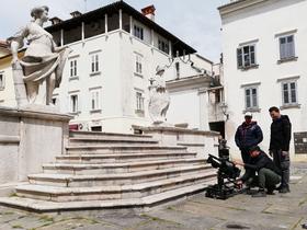 Na nekdanjem starem mestnem trgu so Pirančani postavili vodnjak – cisterno in jo domiselno kiparsko okrasili. Foto: Arhiv oddaje Mestne promenade