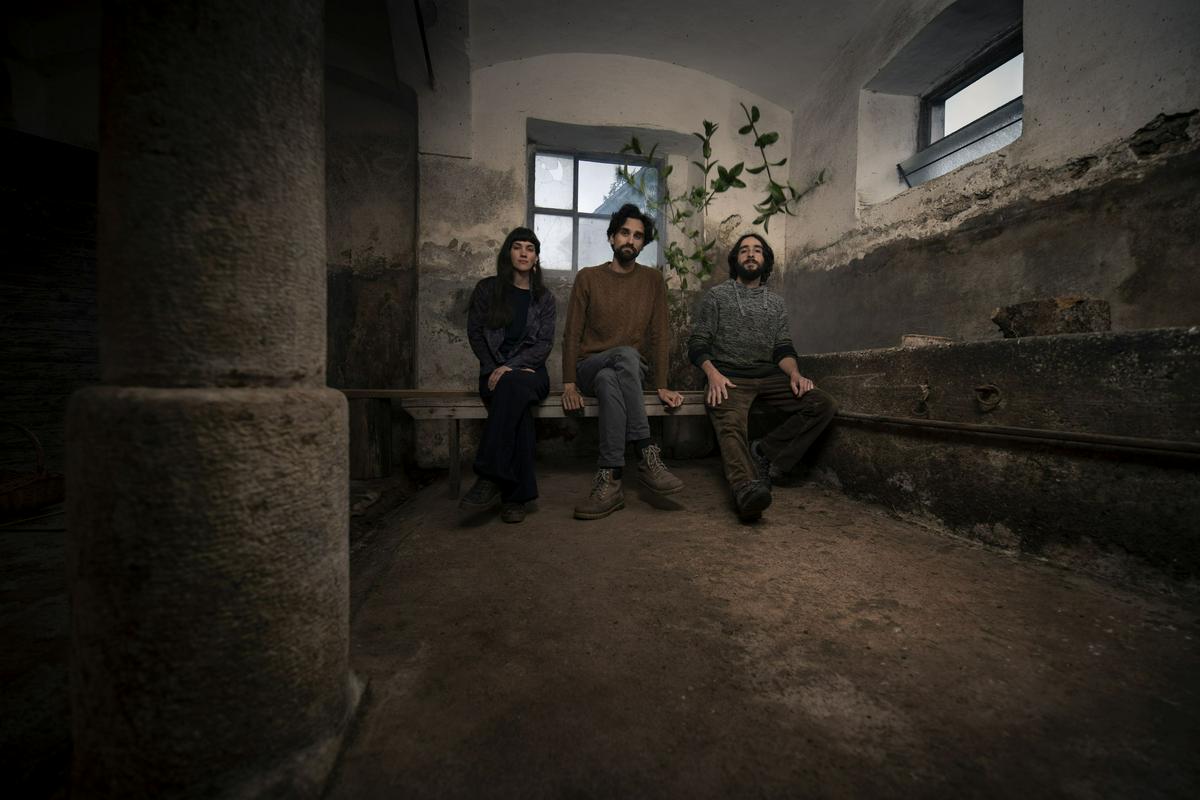 Širom so Ana Kravanja, Iztok Koren in Samo Kutin. Foto: Tadej Čauševič Širom so Ana Kravanja, Iztok Koren in Samo Kutin. Foto: Tadej Čauševič