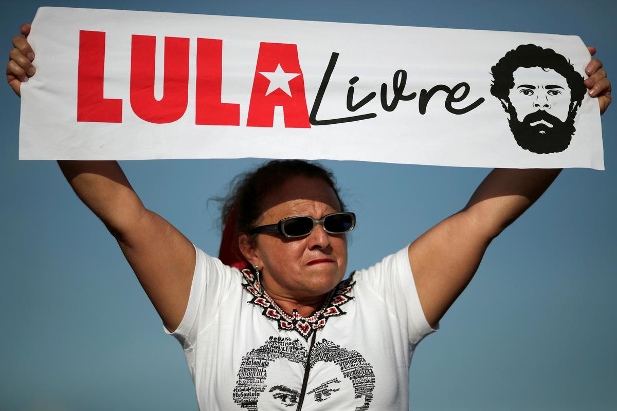 Lula ostaja priljubljen na levici. Foto: Reuters Lula ostaja priljubljen na levici. Foto: Reuters