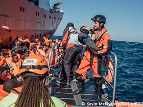 Na Alibabi prodajajo "gumenjake za migrante"