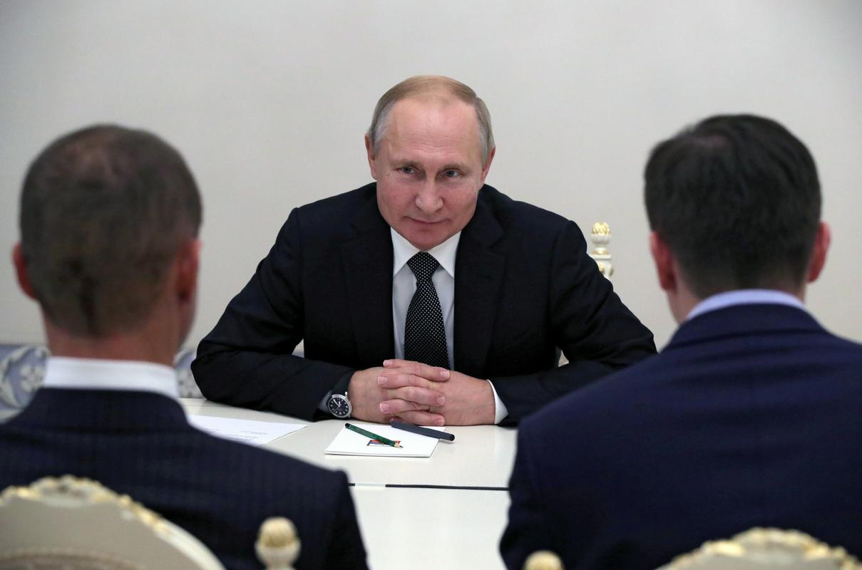 Euro 2020 bo, kot je že znano, gostilo 12 mest, med njimi tudi drugo največje rusko mesto Sankt Peterburg. Ravno tam sta se danes srečala Aleksander Čeferin in Vladimir Putin. Foto: Reuters Euro 2020 bo, kot je že znano, gostilo 12 mest, med njimi tudi drugo največje rusko mesto Sankt Peterburg. Ravno tam sta se danes srečala Aleksander Čeferin in Vladimir Putin. Foto: Reuters