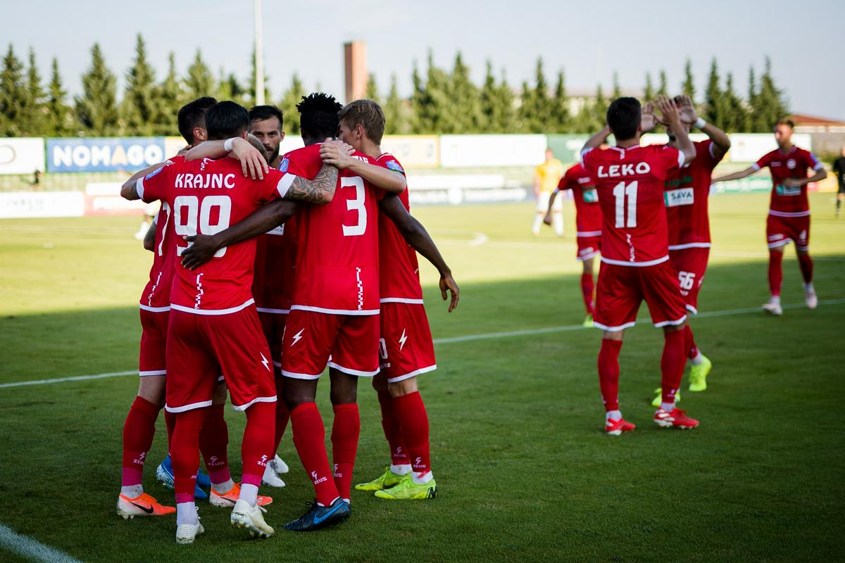Aluminij je največje presenečenje jesenskega dela prvenstva, ki ga bo končal na drugem mestu, točkovno poravnan s tretjim Mariborom. Foto: www.alesfevzer.com Aluminij je največje presenečenje jesenskega dela prvenstva, ki ga bo končal na drugem mestu, točkovno poravnan s tretjim Mariborom. Foto: www.alesfevzer.com