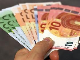 Veliko podjetij bi si izplačilo božičnice lahko privoščilo