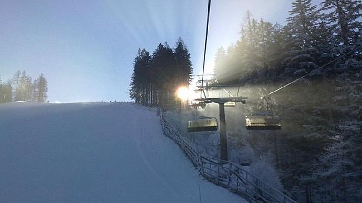 Smučarski center Cerkno še ne sme obratovati. Foto: MMC