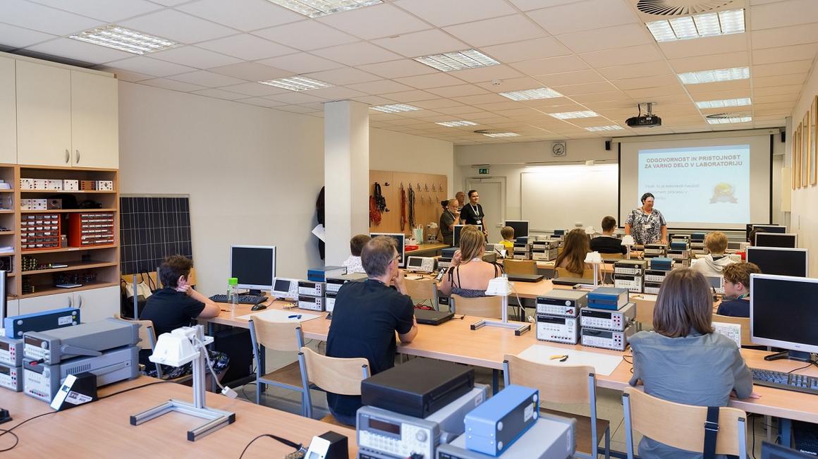 Študenti si želijo predavanj kot nekoč. Foto: MMC RTV SLO