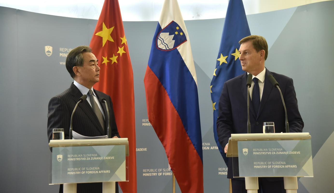 Obisk Vang Jija v Ljubljani spada v okvir povečanega zanimanja Pekinga za sodelovanje z državami EU-ja. Foto: BoBo/Žiga Živulović jr. Obisk Vang Jija v Ljubljani spada v okvir povečanega zanimanja Pekinga za sodelovanje z državami EU-ja. Foto: BoBo/Žiga Živulović jr.