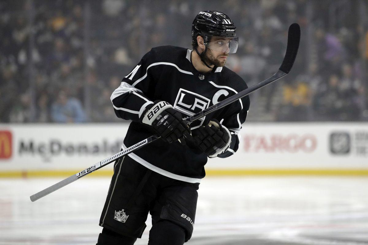 Anže Kopitar je na tekmi proti Carolini ostal brez točke. Foto: AP Anže Kopitar je na tekmi proti Carolini ostal brez točke. Foto: AP