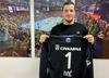 Filip Ivić z dresom najuspešnejšega slovenskega kluba, ki ga bo oblekel prihodnjo sezono. Foto: RK Celje Pivovarna Laško