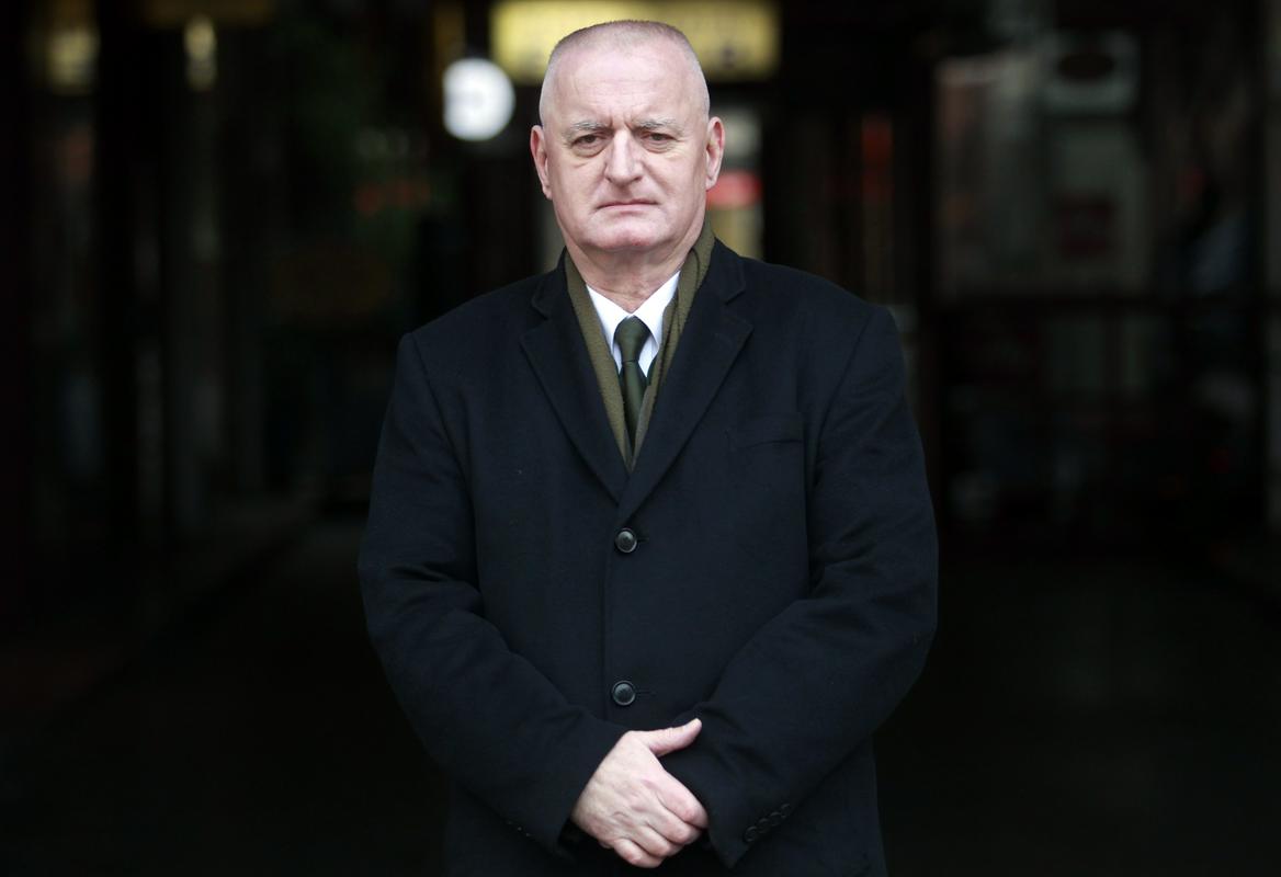 Peter Mlakar je na sredini 70. let preteklega stoletja v reviji Problemi, namenjeni kulturnim temam in družbenim vprašanjem, prvič objavil svoje vizualne pesmi filozofske vsebine. Sicer pa je avtor več filozofskih knjig, nekaj časa pa je bil tudi urednik erotične revije Vroči Kaj. Foto: MMC RTV SLO Peter Mlakar je na sredini 70. let preteklega stoletja v reviji Problemi, namenjeni kulturnim temam in družbenim vprašanjem, prvič objavil svoje vizualne pesmi filozofske vsebine. Sicer pa je avtor več filozofskih knjig, nekaj časa pa je bil tudi urednik erotične revije Vroči Kaj. Foto: MMC RTV SLO