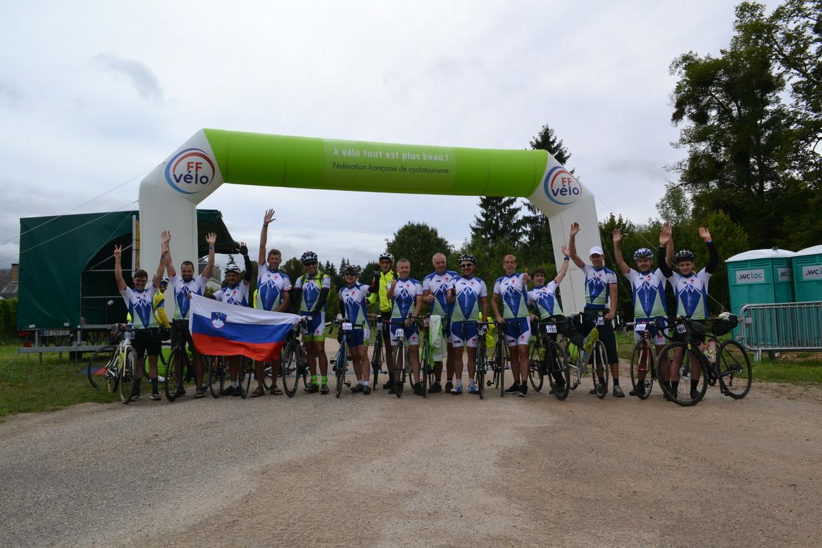 Slovenski udeleženci breveta Pariz-Brest-Pariz 2019. Foto: Osebni arhiv/Neža Majnik Slovenski udeleženci breveta Pariz-Brest-Pariz 2019. Foto: Osebni arhiv/Neža Majnik