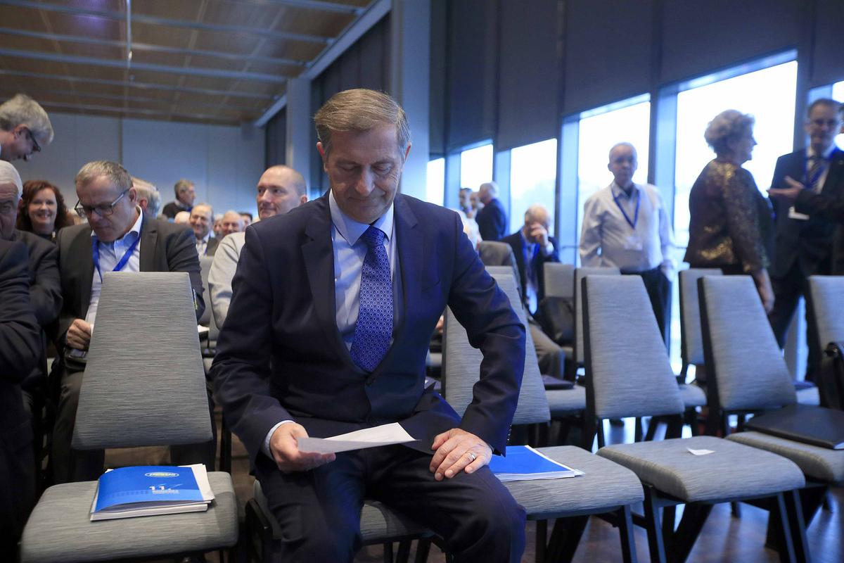 Karl Erjavec je na sobotnem kongresu prejel 80 glasov, Aleksandra Pivec pa 143. Foto: BoBo Karl Erjavec je na sobotnem kongresu prejel 80 glasov, Aleksandra Pivec pa 143. Foto: BoBo