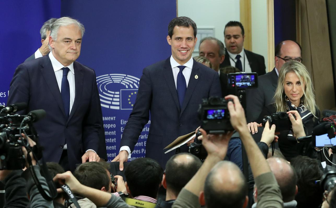 Guaido išče podporo za izvedbo Guaido išče podporo za izvedbo