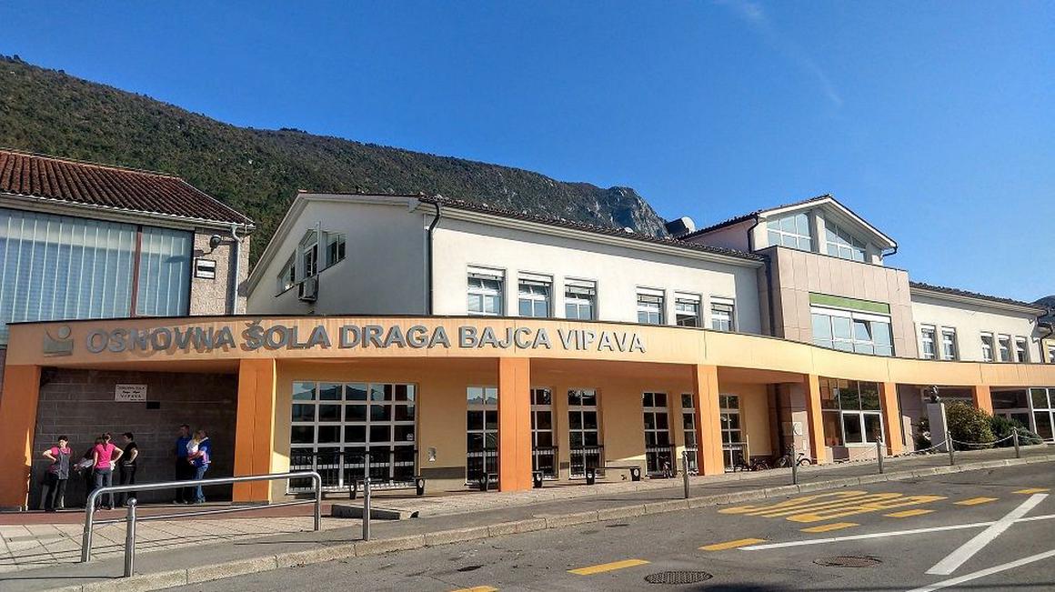 Obnova kuhinje v vipavski osnovni šoli še vedno buri duhove. Foto: Radio Koper/Ivana Zajc