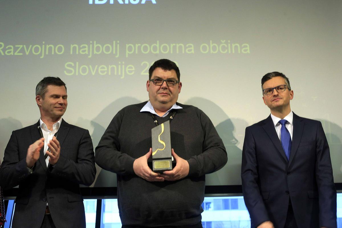 Nagrada zlati kamen 2020 v občino Idrija. Foto: BoBo Nagrada zlati kamen 2020 v občino Idrija. Foto: BoBo
