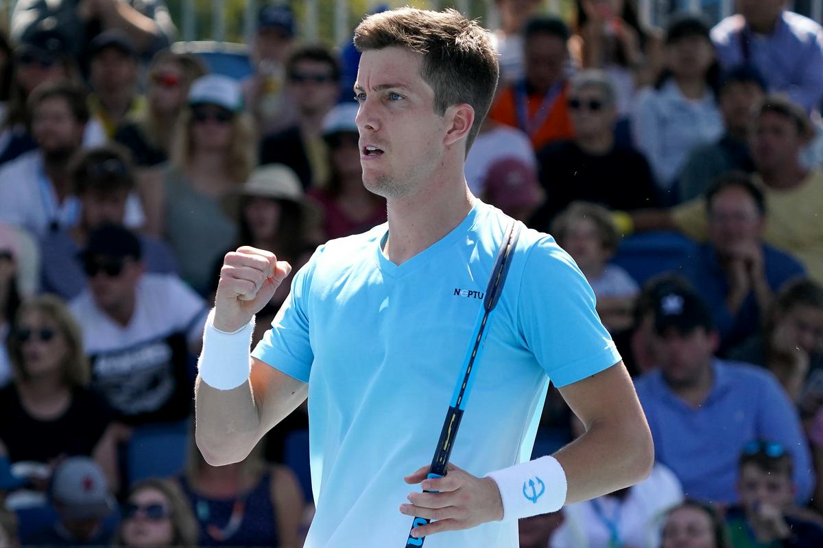 Aljaž Bedene se je v Rotterdamu uvrstil med osem najboljših. Foto: EPA Aljaž Bedene se je v Rotterdamu uvrstil med osem najboljših. Foto: EPA