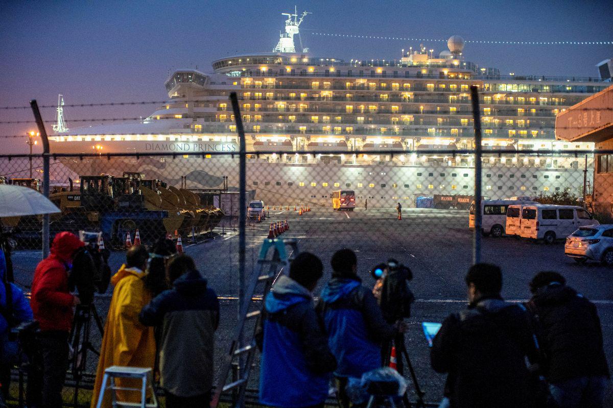 Zunaj Kitajske je ladja Diamond Princess Zunaj Kitajske je ladja Diamond Princess