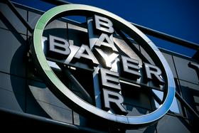 Bayer in BASF morata kmetu plačati 244 milijonov evrov odškodnine