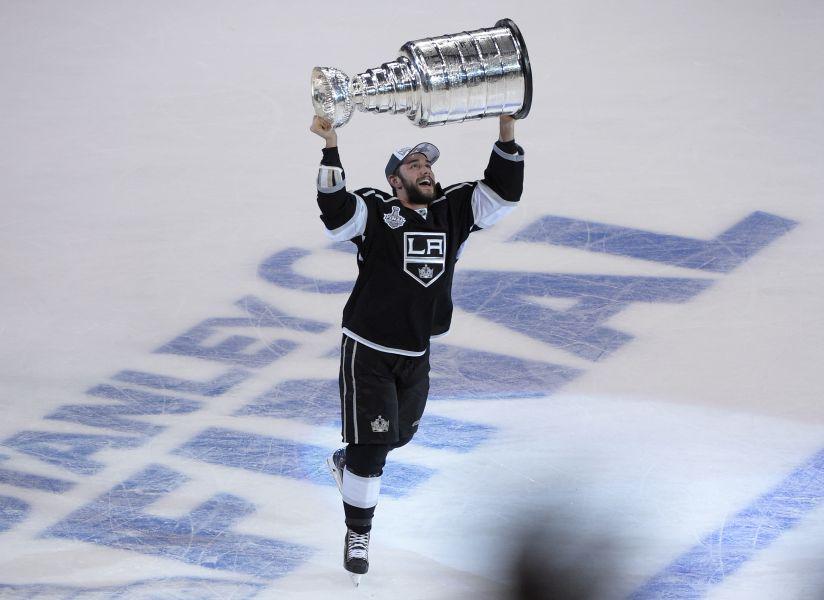 Alec Martinez, ki ga je leta 2007 Los Angeles na naboru Lige NHL izbral kot 95. igralca, je leta 2014 na peti tekmi finala Stanleyjevega pokala pokopal New York Rangerse in Kingsom prinesel drugi naslov prvaka v zgodovini. Foto: AP Alec Martinez, ki ga je leta 2007 Los Angeles na naboru Lige NHL izbral kot 95. igralca, je leta 2014 na peti tekmi finala Stanleyjevega pokala pokopal New York Rangerse in Kingsom prinesel drugi naslov prvaka v zgodovini. Foto: AP
