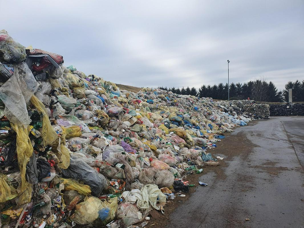 Komunale opozarjajo na izredne razmere. Foto: Zbornica komunalnega gospodarstva Komunale opozarjajo na izredne razmere. Foto: Zbornica komunalnega gospodarstva