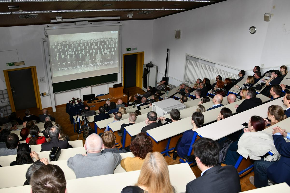 V počastitev stoletnice so na zgodovinskem oddelku Filozofske fakultete v Ljubljani pripravili slavnostno akademijo. Foto: dr. Božidar Flajšman V počastitev stoletnice so na zgodovinskem oddelku Filozofske fakultete v Ljubljani pripravili slavnostno akademijo. Foto: dr. Božidar Flajšman