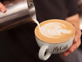 Lahko ameriška »coffee to go« reši slovenske gostince?