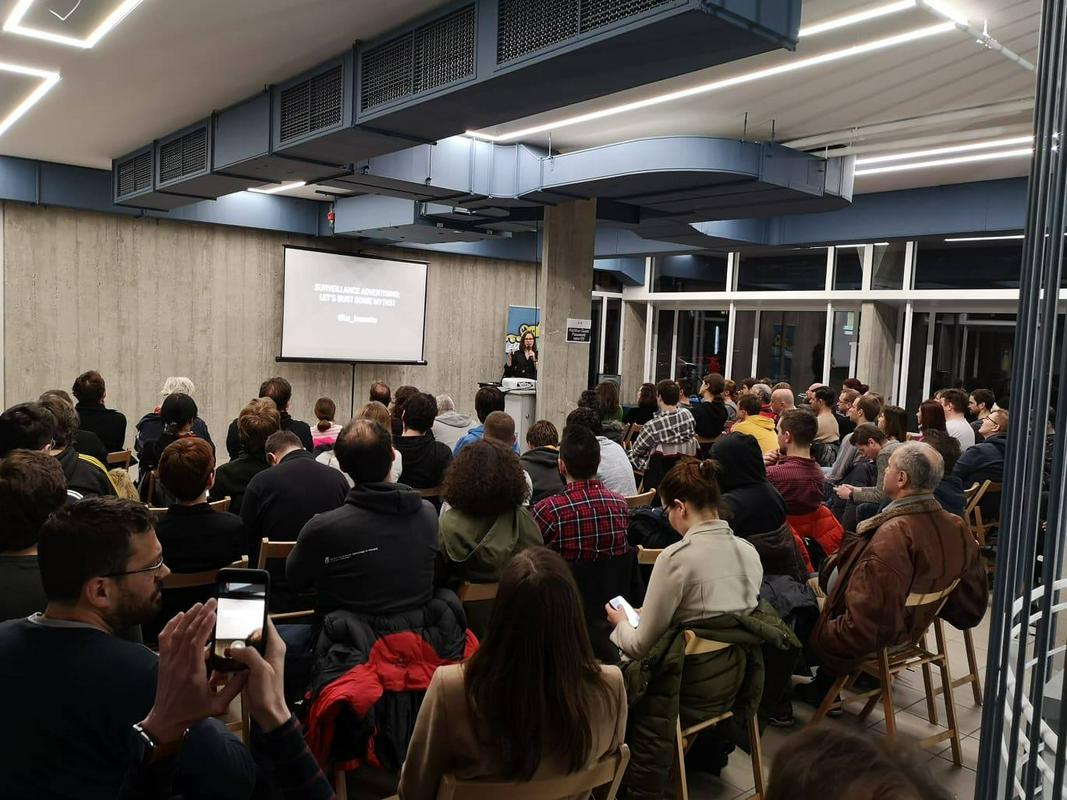 Konferenca o varnosti v informacijski družbi (Cryptoparty Slovenija 2020) je potekala v prostorih muzeja računalništva. Foto: Državljan D Konferenca o varnosti v informacijski družbi (Cryptoparty Slovenija 2020) je potekala v prostorih muzeja računalništva. Foto: Državljan D