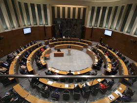 Government to decide on stimulus package