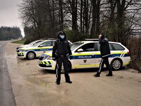 Police conducting checks at municipality crossings