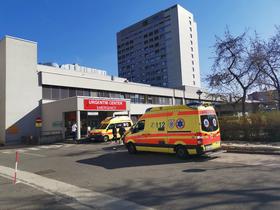 Že drugi COVID 19 pozitiven bolnik v beli coni UKC MB