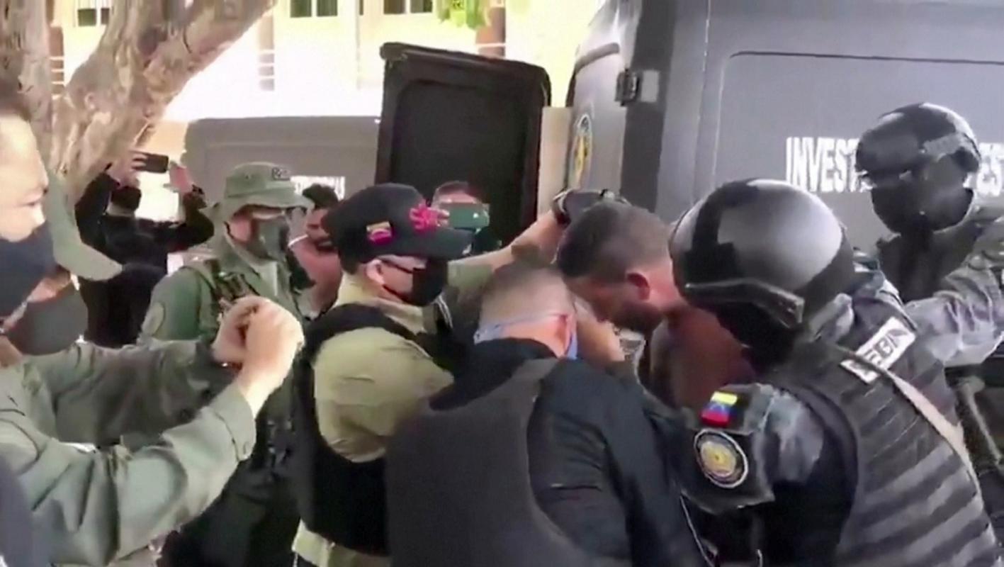 Izsek iz posnetka aretacije na venezuelski televiziji. Foto: Reuters Izsek iz posnetka aretacije na venezuelski televiziji. Foto: Reuters