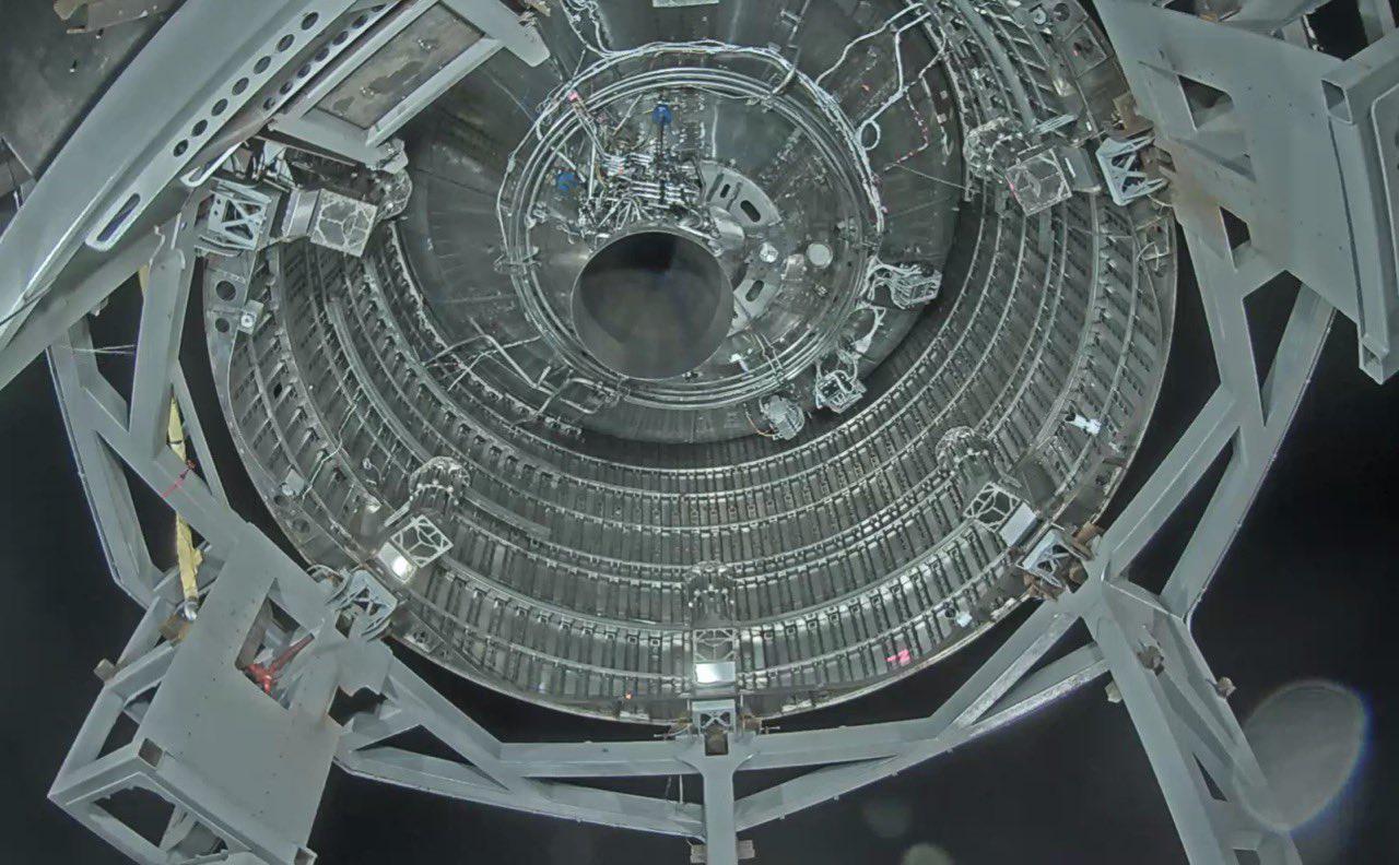 Podnožje SN4 z enim samim Raptorjem. Pravi Starship jih bo imel šest. Foto: SpaceX Podnožje SN4 z enim samim Raptorjem. Pravi Starship jih bo imel šest. Foto: SpaceX