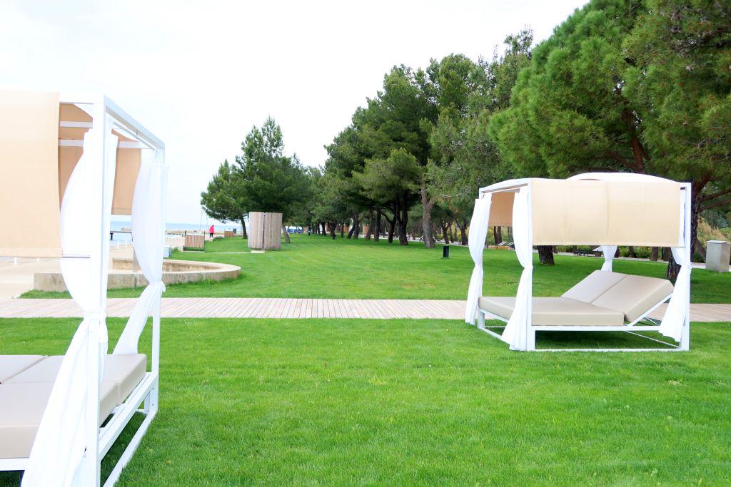 Belo plažno razkošje. Foto: Občina Piran Belo plažno razkošje. Foto: Občina Piran