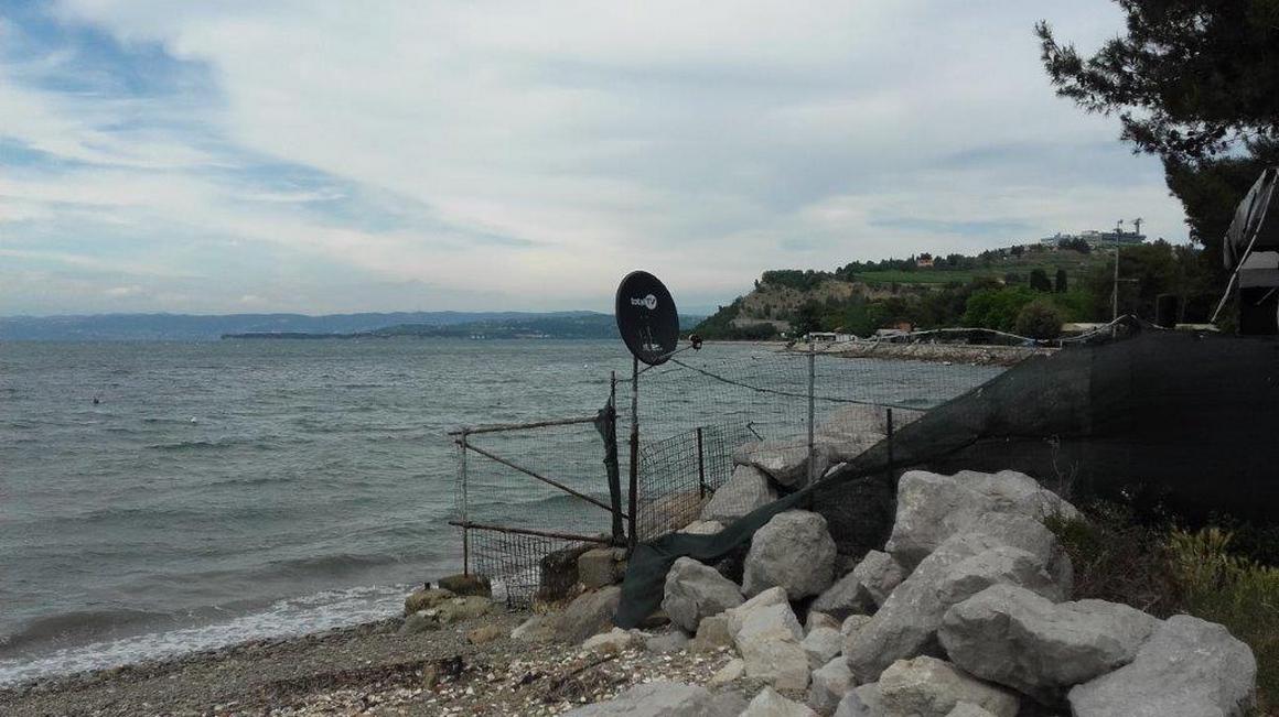Občina vztraja pri ureditvi območja in v pogovorih z lastnico je bil prost prehod ključnega pomena. Foto: Radio Koper/Jasna Preskar