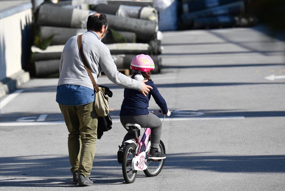 Italija ima premalo vrtcev, tudi to je eden od razlogov, zakaj je pomoč starih staršev tako razširjena. Foto: Reuters Italija ima premalo vrtcev, tudi to je eden od razlogov, zakaj je pomoč starih staršev tako razširjena. Foto: Reuters