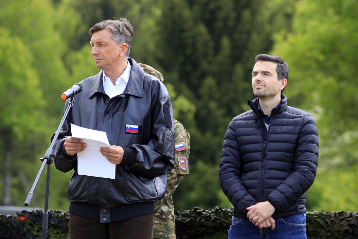 Pahor in Tonin na vojaški vaji Slovenske vojske. Foto: BoBo/Žiga Živulović ml. Pahor in Tonin na vojaški vaji Slovenske vojske. Foto: BoBo/Žiga Živulović ml.