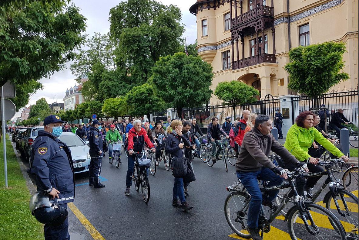 Ulice prestolnice so znova polne protestnikov. Foto: MMC RTV SLO/Gorazd Kosmač Ulice prestolnice so znova polne protestnikov. Foto: MMC RTV SLO/Gorazd Kosmač